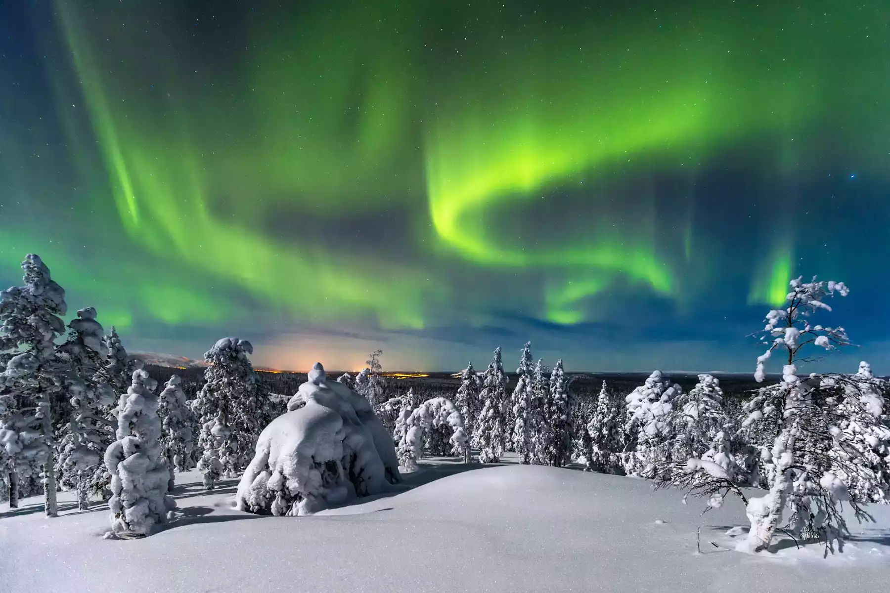 Northern Lights Tours in Canada