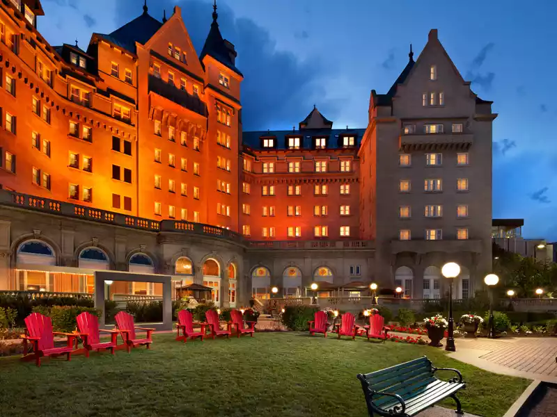 2. Fairmont Hotyel Macdonald
