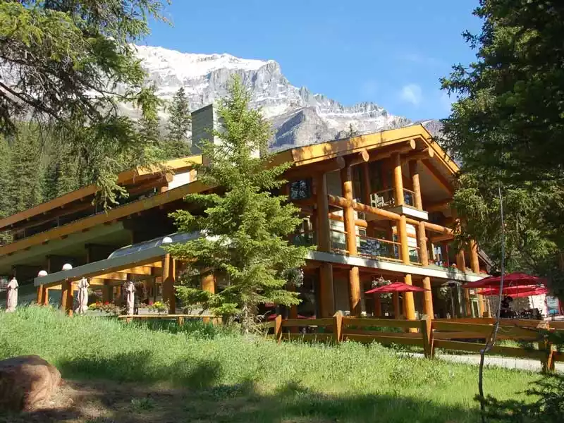 Moraine Lake Lodge