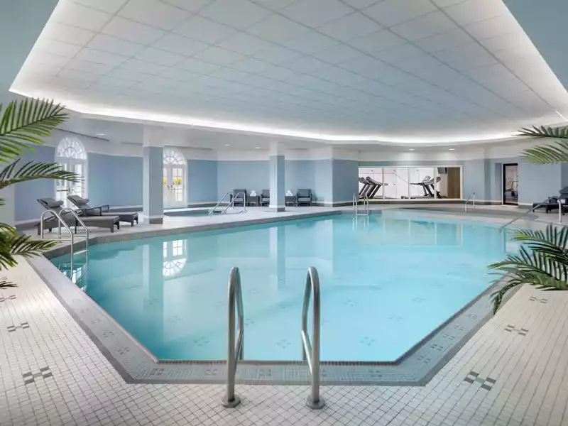 8. Fairmont Hotyel Macdonald