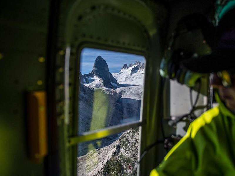 9. Resort - CMH - Bugaboo Lodge - Heli Hiking