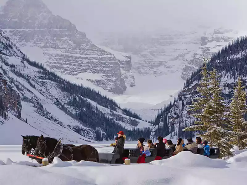 AB Lake-Louise-Winter