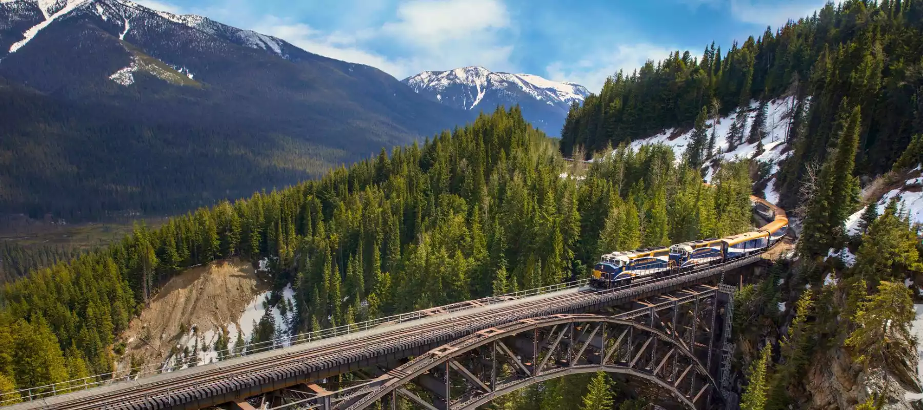 Top 5 Canada Tours Recommended by Travel Experts for 2025 Top 5 Canada Tours Recommended by Travel Experts for 2025
