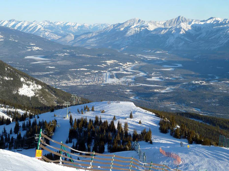 Jasper Ski Packages 7 Nights with 5 Day Ski Pass 1