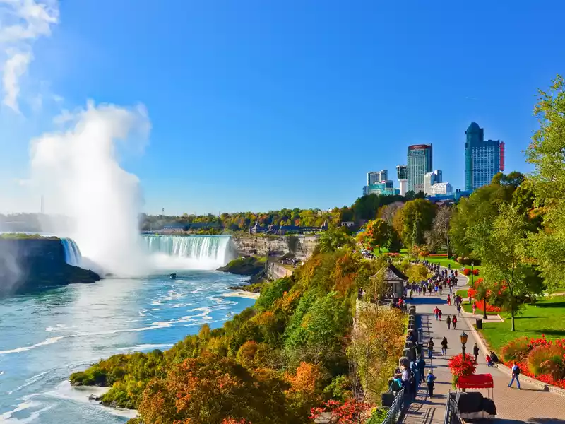 Niagara Falls - Parkway