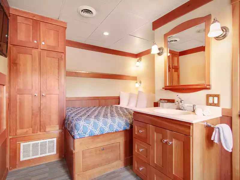Safari Explorer | Navigator Cabin