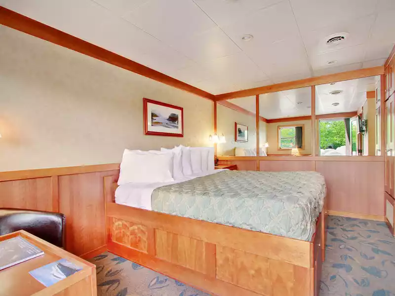 Safari Explorer | Jr Commodore Cabin